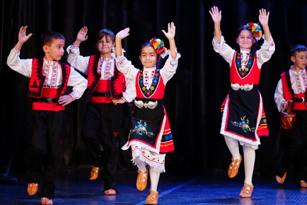Международният танцов шампионат Dancing INN популяризира българския фолклор с въвеждането на нова категория – Български народни танци