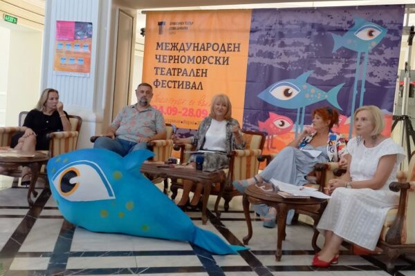 Водещият режисьор от РС Македония Деян Пройковски: „Харесвам театрите, които имат мечти и сили да ги осъществят“