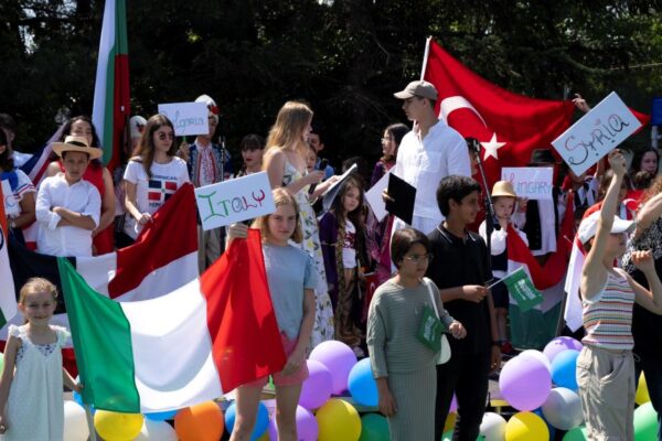 Повече от 30 нации се събират за международен празник в Британското училище в София